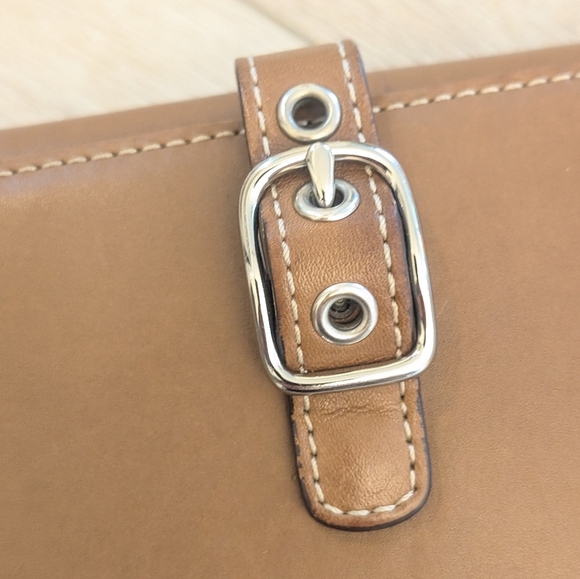 Coach Bi Fold Camel Wallet Leather Red Interior - Picture 7 of 7